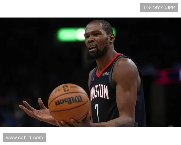 杜兰特谈强硬防守下的碰撞赛后尊重彰显篮球竞技精神与对抗中体育价值